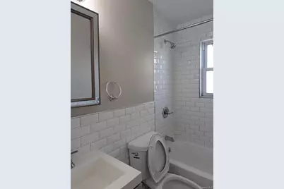 11A Hemlock Drive #8, Bay Shore, NY 11706 - Photo 3