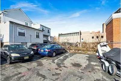 13 N 6th Avenue, Mount Vernon, NY 10550 - Photo 17