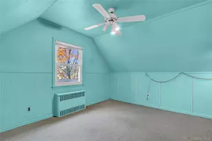 81-25 258th St, Floral Park, NY 11004 - Photo 17