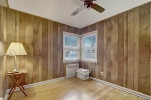 81-25 258th St, Floral Park, NY 11004 - Photo 11