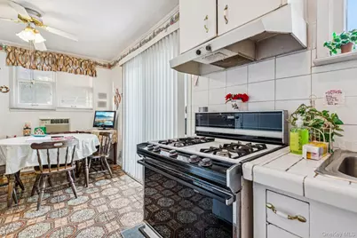 189 Surrey, Lynbrook, NY 11563 - Photo 13