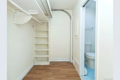 12 Rams Hill Road #upper, Glenwood Landing, NY 11547 - Photo 19