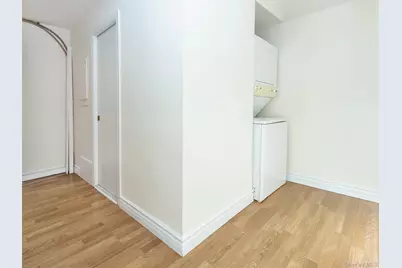 12 Rams Hill Road #upper, Glenwood Landing, NY 11547 - Photo 17