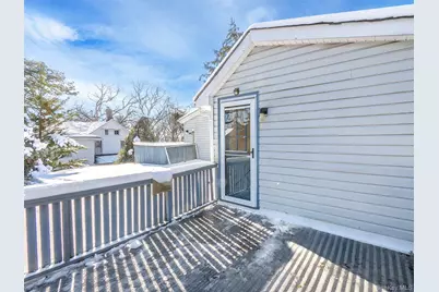 12 Rams Hill Road #upper, Glenwood Landing, NY 11547 - Photo 5