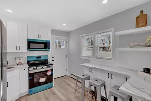 30 Davidson St, Wyandanch, NY 11798 - Photo 5