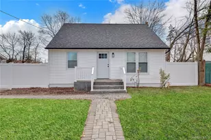 30 Davidson St, Wyandanch, NY 11798 - Photo 3