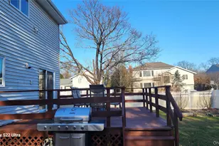 101 Wayne St, Jericho, NY 11753 - Photo 17