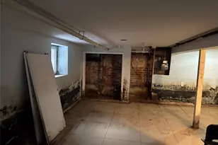 24-31 Deerfield Rd, Far Rockaway, NY 11691 - Photo 5