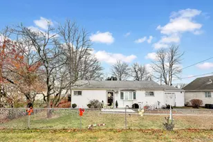 34 Tamarack St, Central Islip, NY 11722 - Photo 19