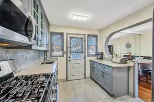 181 Martens Ave, Valley Stream, NY 11580 - Photo 15