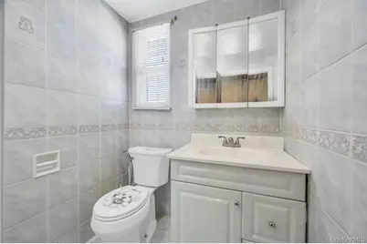 181 Martens Avenue, Valley Stream, NY 11580 - Photo 25