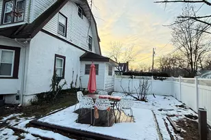 18 Hotchkiss Pl, Freeport, NY 11520 - Photo 7