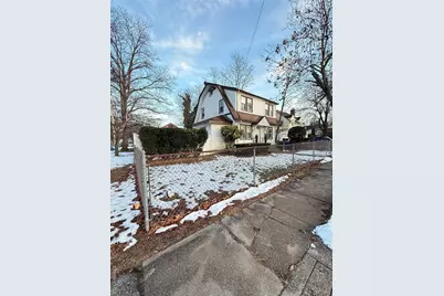 18 Hotchkiss Place, Freeport, NY 11520 - Photo 3