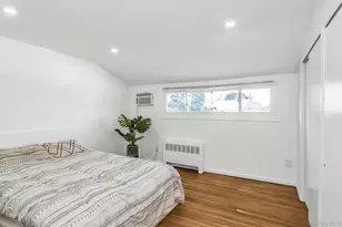 38 Fireplace Ln, Hicksville, NY 11801 - Photo 17