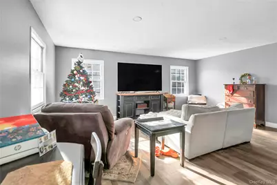 11 Seward Lane, Stony Brook, NY 11790 - Photo 3