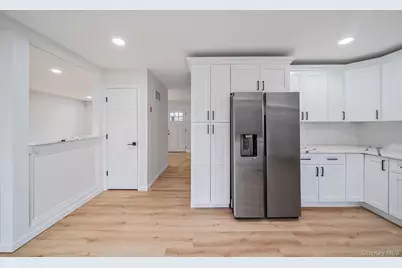 10 Cottonwood Avenue, Port Jefferson Station, NY 11776 - Photo 7