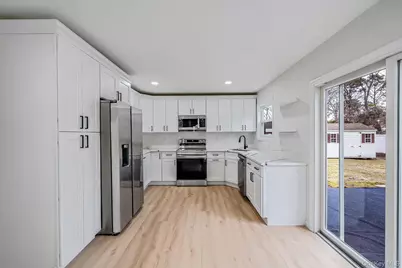 10 Cottonwood Avenue, Port Jefferson Station, NY 11776 - Photo 3