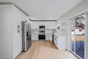 10 Cottonwood Ave, Port Jefferson Station, NY 11776 - Photo 3