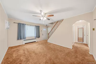 41 Brookside Court, Copiague, NY 11726 - Photo 3