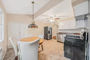 41 Brookside Ct, Copiague, NY 11726 - Photo 7