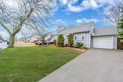 41 Brookside Court, Copiague, NY 11726 - Photo 21