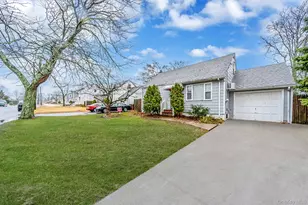 41 Brookside Ct, Copiague, NY 11726 - Photo 21