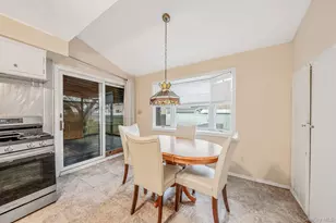 41 Brookside Ct, Copiague, NY 11726 - Photo 5