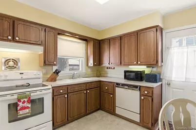 2393 Maple Avenue, Seaford, NY 11783 - Photo 19