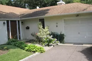 26 Ridge Dr E, Roslyn, NY 11576 - Photo 3