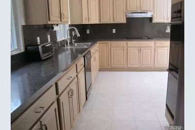 26 Ridge Drive E, Roslyn, NY 11576 - Photo 15