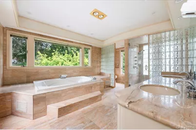 1 Parkside Drive, Great Neck, NY 11021 - Photo 15