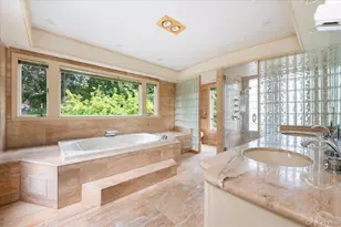 1 Parkside Dr, Great Neck, NY 11021 - Photo 15