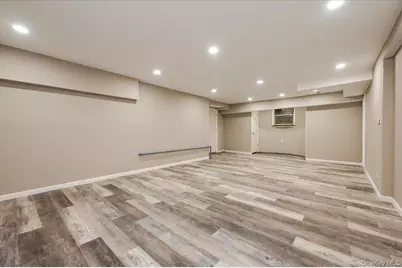 1 Parkside Drive, Great Neck, NY 11021 - Photo 21