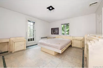 1 Parkside Drive, Great Neck, NY 11021 - Photo 17