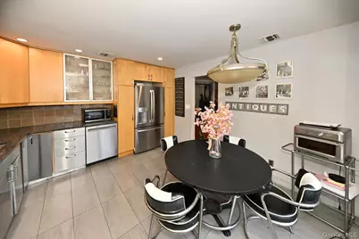 11 Lomond Avenue, Chestnut Ridge, NY 10977 - Photo 11