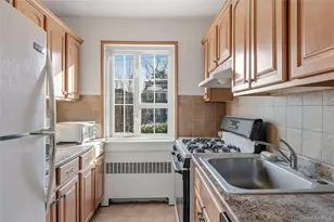 47 Nathan Hale Dr, Huntington, NY 11743 - Photo 9