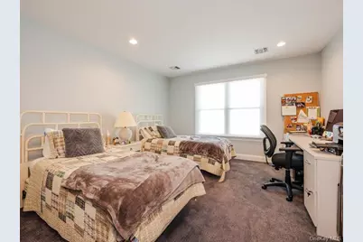 38 Fieldstone Lane, Oyster Bay, NY 11771 - Photo 23