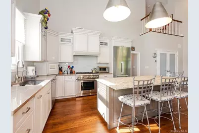 38 Fieldstone Lane, Oyster Bay, NY 11771 - Photo 9