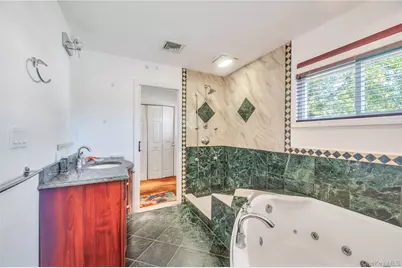 6 Regal Lane, Levittown, NY 11756 - Photo 13