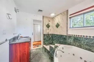 6 Regal Ln, Levittown, NY 11756 - Photo 13