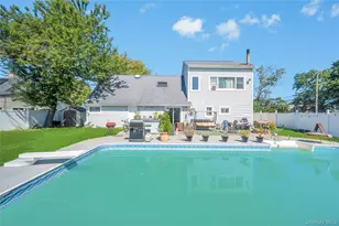 6 Regal Ln, Levittown, NY 11756 - Photo 3