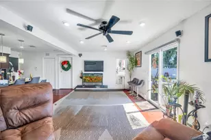 6 Regal Ln, Levittown, NY 11756 - Photo 5