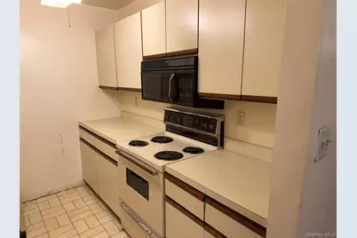 341 Woodland Court, Coram, NY 11727 - Photo 5