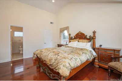 8 Hillside Lane, Syosset, NY 11791 - Photo 19