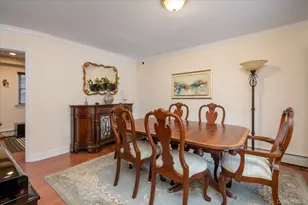 8 Hillside Ln, Syosset, NY 11791 - Photo 13