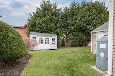 8 Hillside Lane, Syosset, NY 11791 - Photo 23