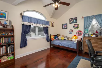 8 Hillside Lane, Syosset, NY 11791 - Photo 15