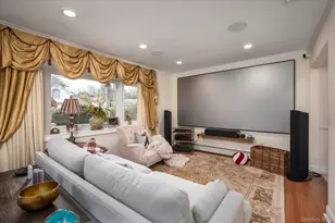 8 Hillside Ln, Syosset, NY 11791 - Photo 5