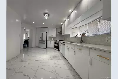 260 Hutchinson Boulevard, Mount Vernon, NY 10552 - Photo 3