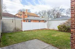 73-10 169th St, Fresh Meadows, NY 11366 - Photo 17